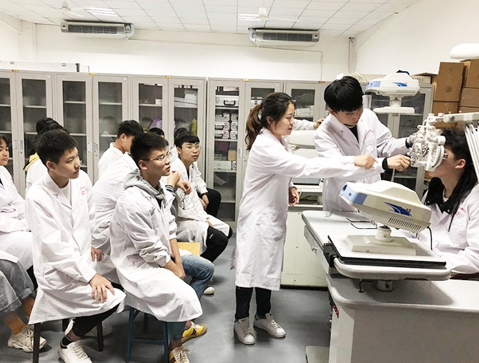 哈尔滨眼视光技术-实训室