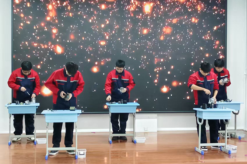 新能源汽车维修